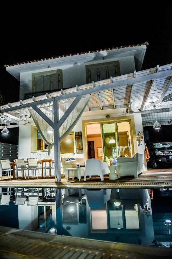 פרוטאראס Riverland Beach Villa מראה חיצוני תמונה