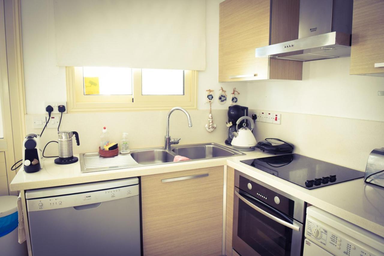 פרוטאראס Riverland Beach Villa מראה חיצוני תמונה