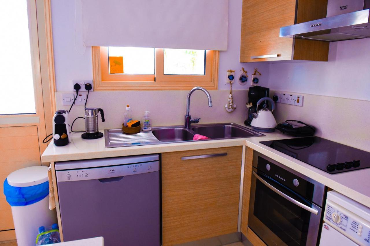 פרוטאראס Riverland Beach Villa מראה חיצוני תמונה