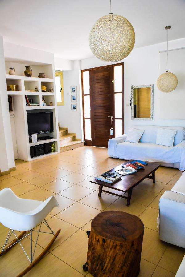 פרוטאראס Riverland Beach Villa מראה חיצוני תמונה