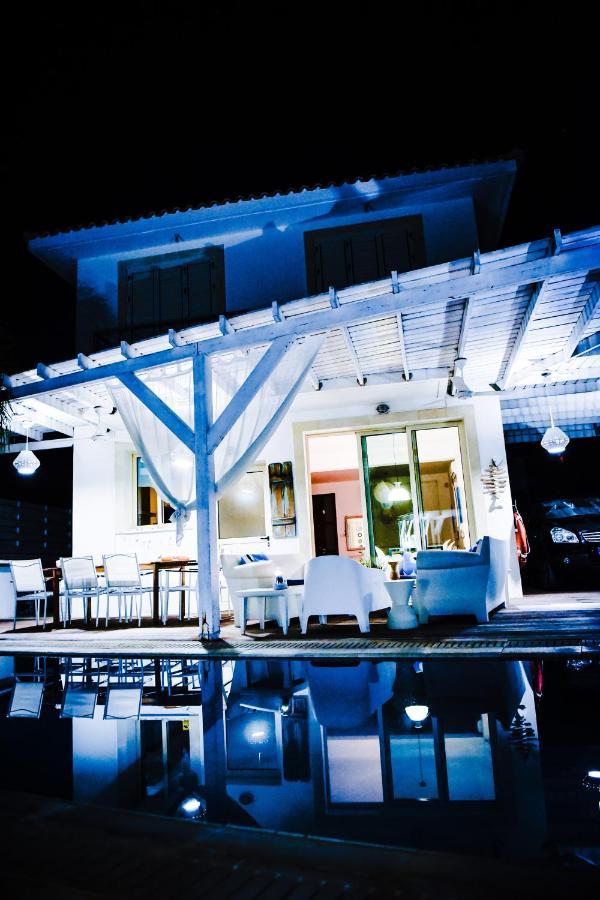 פרוטאראס Riverland Beach Villa מראה חיצוני תמונה