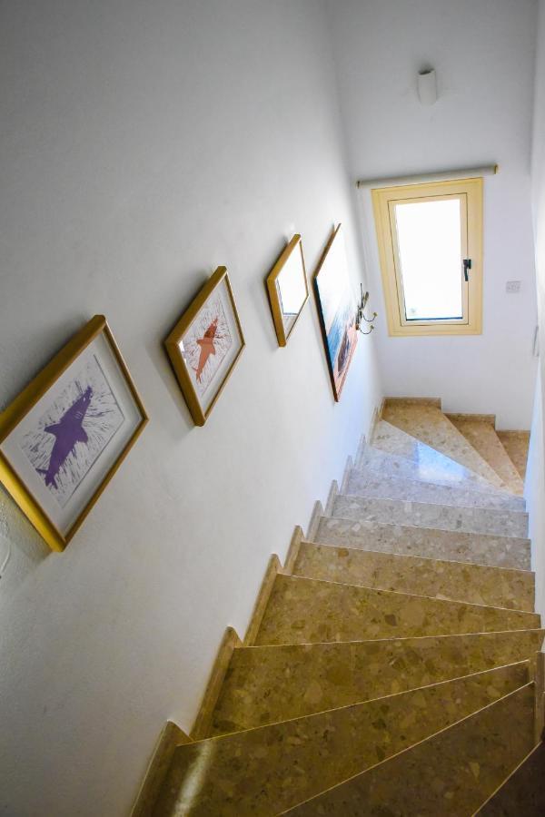 פרוטאראס Riverland Beach Villa מראה חיצוני תמונה