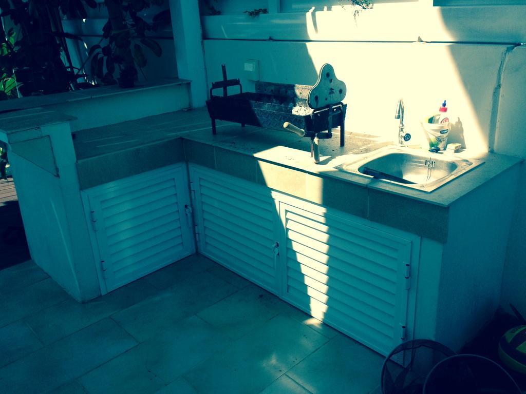 פרוטאראס Riverland Beach Villa חדר תמונה