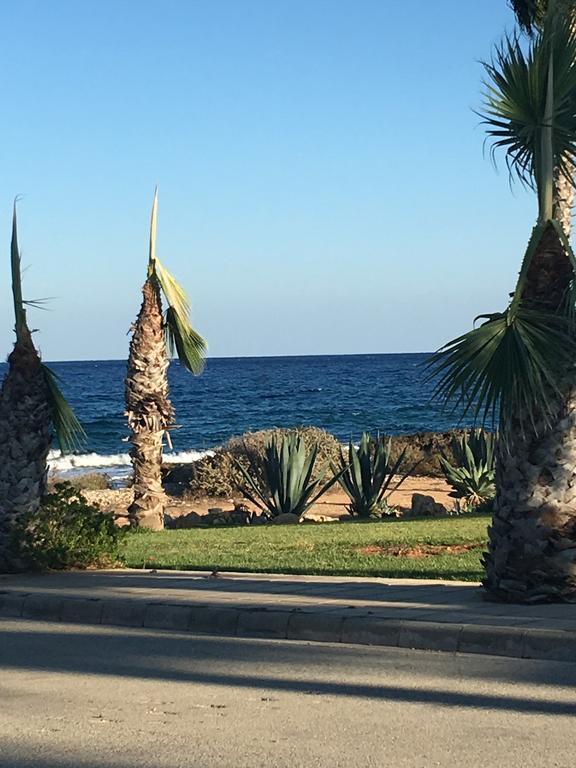 פרוטאראס Riverland Beach Villa מראה חיצוני תמונה